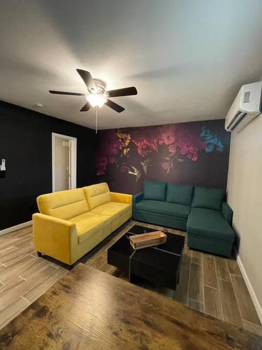 New Stylish Midtown With One Bedroom Финикс Екстериор снимка